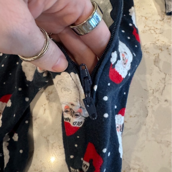 Christmas Old Navy Santa Print Kids One Piece Pajama 0-3 months - Picture 2 of 6